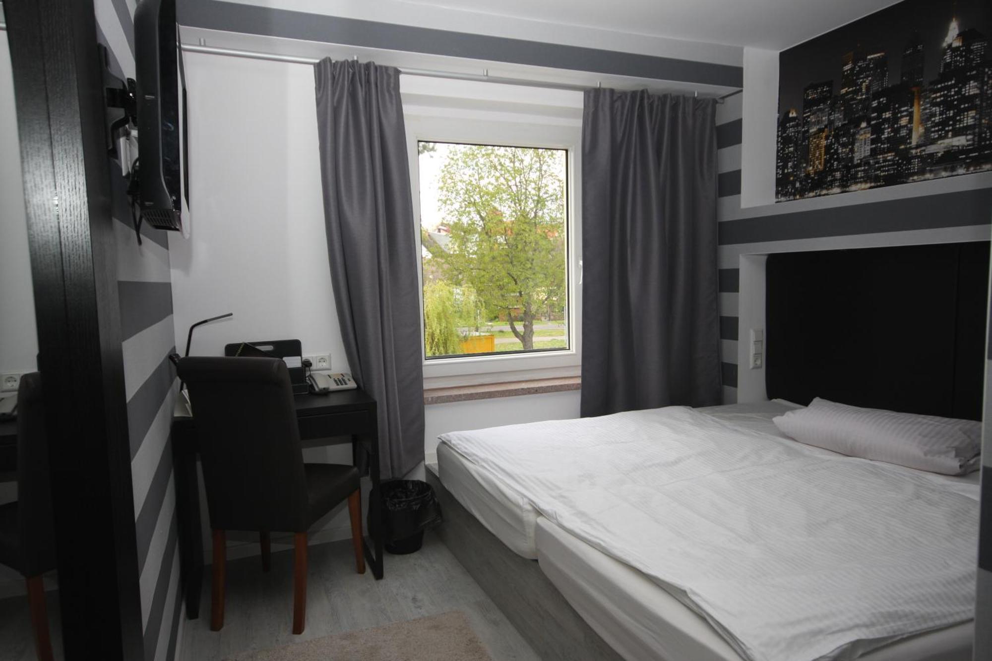 SL´otel Budget Bernburg  Zimmer foto