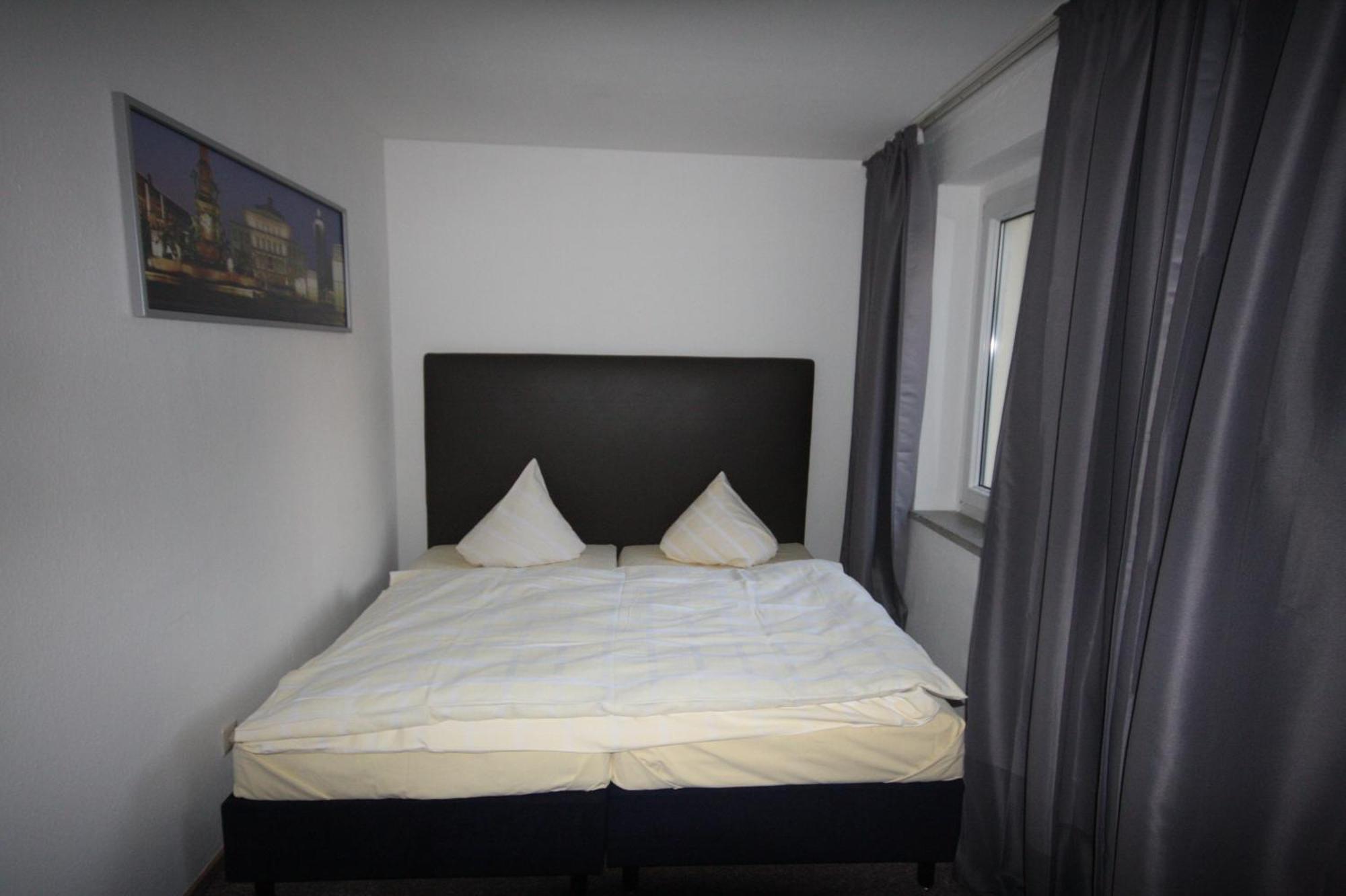 SL´otel Budget Bernburg  Zimmer foto